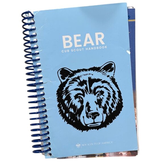 Cub Scouts Set Hats Neckerchiefs Shirts Cargo Shorts Books - Picture 5 of 11